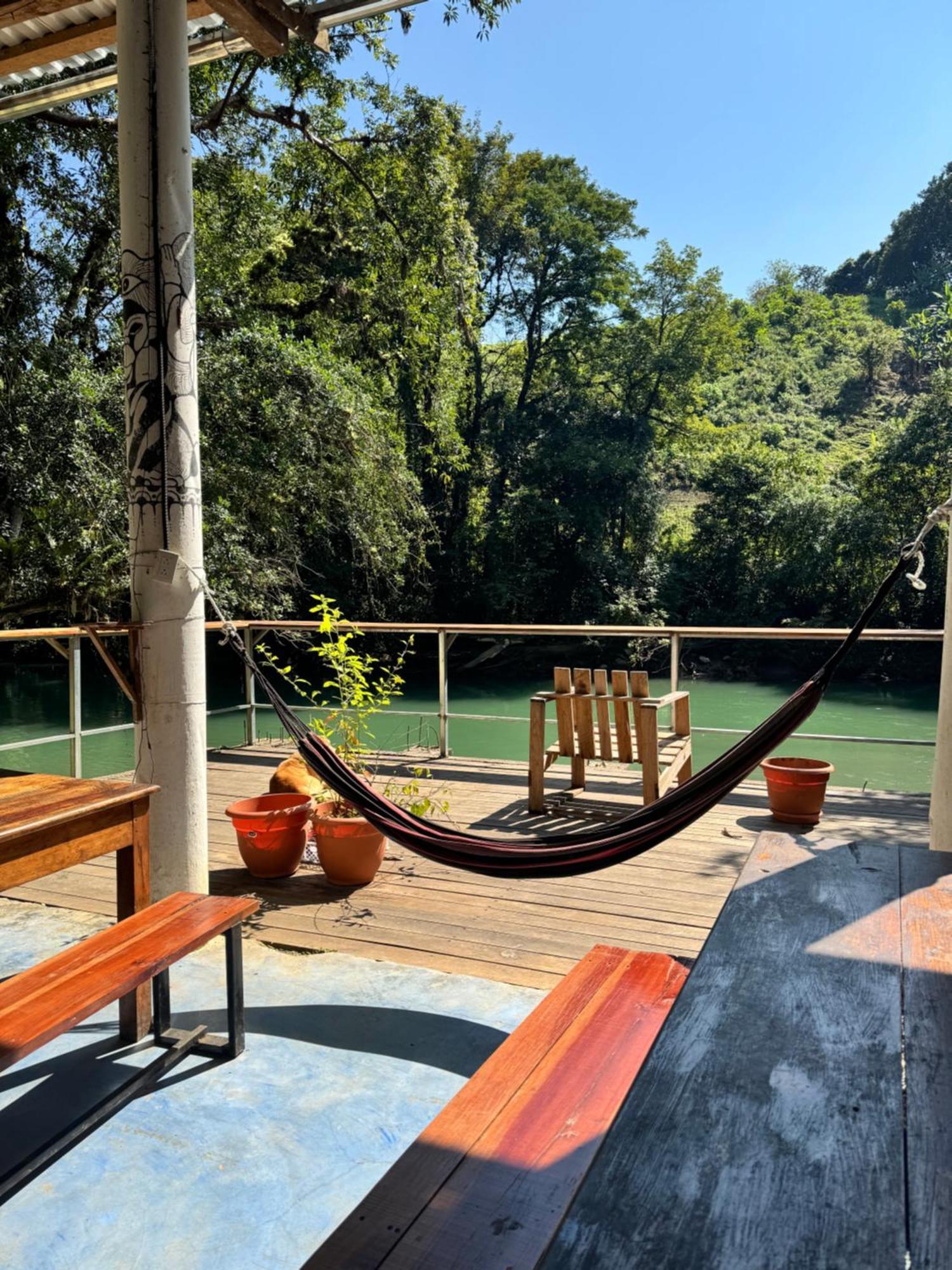 Pachamaya River Hostel Lanquin Exterior photo